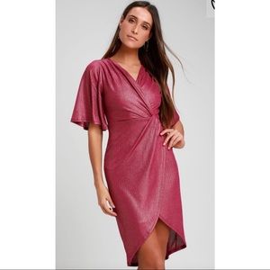 Women’s XL hot pink with dark gray shimmery pink dress from Lulu’s.